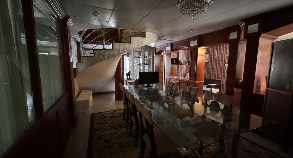 For sale 7 bedrooms house in Mueang Phuket, Phuket