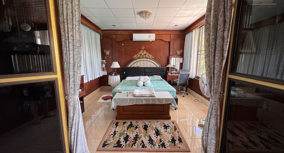 For sale 7 bedrooms house in Mueang Phuket, Phuket