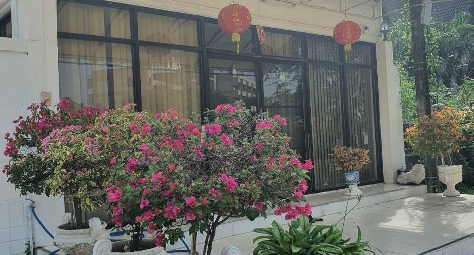 Haus zum Kauf mit 5 Zimmer in Bang Khen, Bangkok
