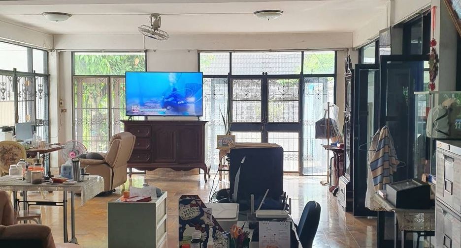 Haus zum Kauf mit 5 Zimmer in Bang Khen, Bangkok