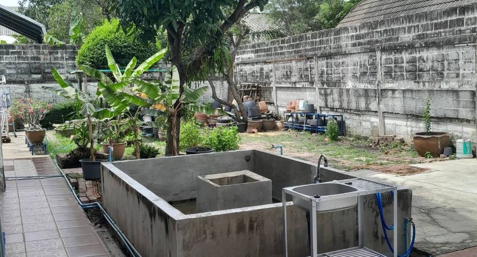 Haus zum Kauf mit 5 Zimmer in Bang Khen, Bangkok