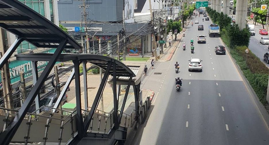 Haus zum Kauf mit 5 Zimmer in Bang Khen, Bangkok