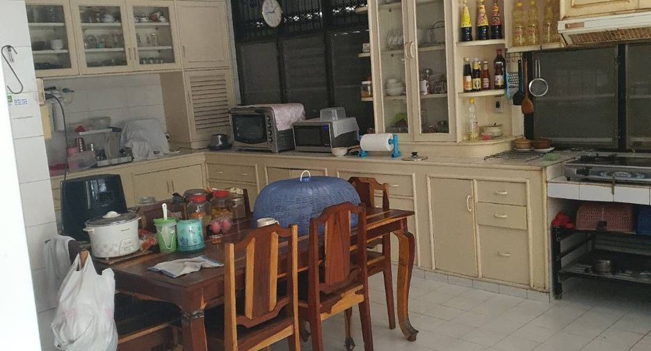 Haus zum Kauf mit 5 Zimmer in Bang Khen, Bangkok