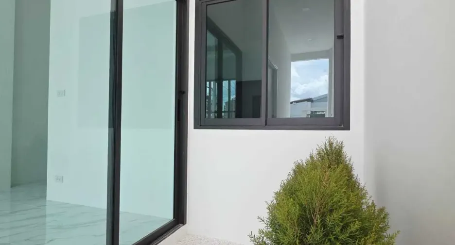 For sale 2 bedrooms townhouse in Mueang Phuket, Phuket