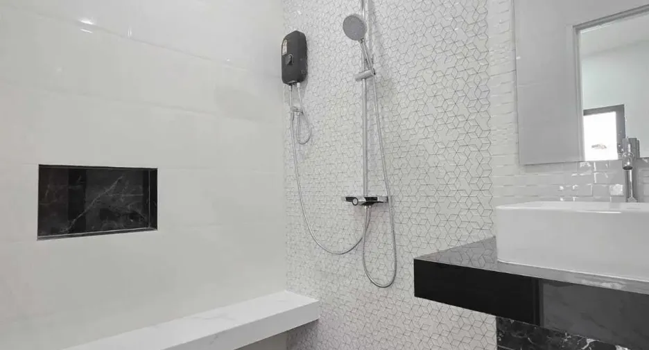 For sale 2 bedrooms townhouse in Mueang Phuket, Phuket
