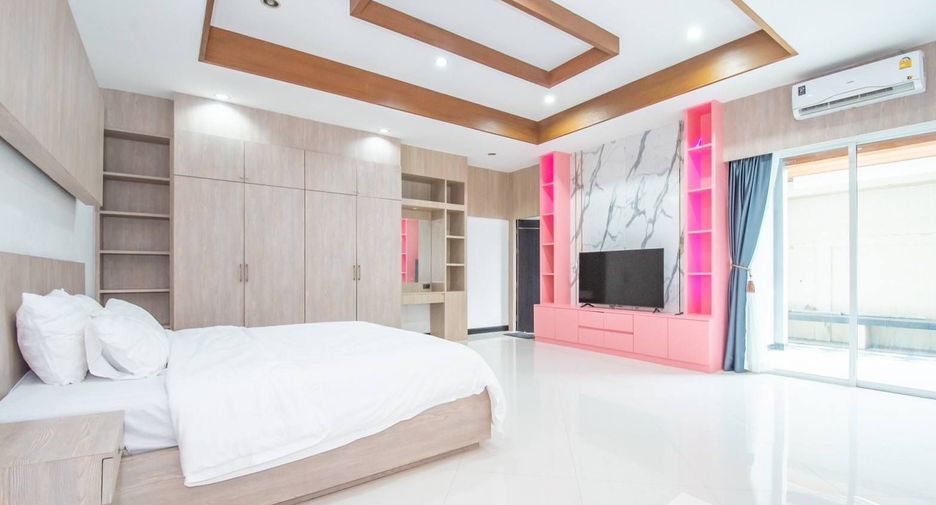 For rent 4 bedrooms villa in Huay Yai, Pattaya