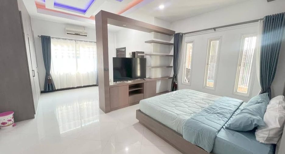 For rent 4 bedrooms villa in Huay Yai, Pattaya