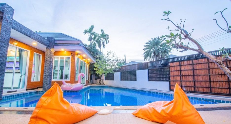 For rent 4 bedrooms villa in Huay Yai, Pattaya