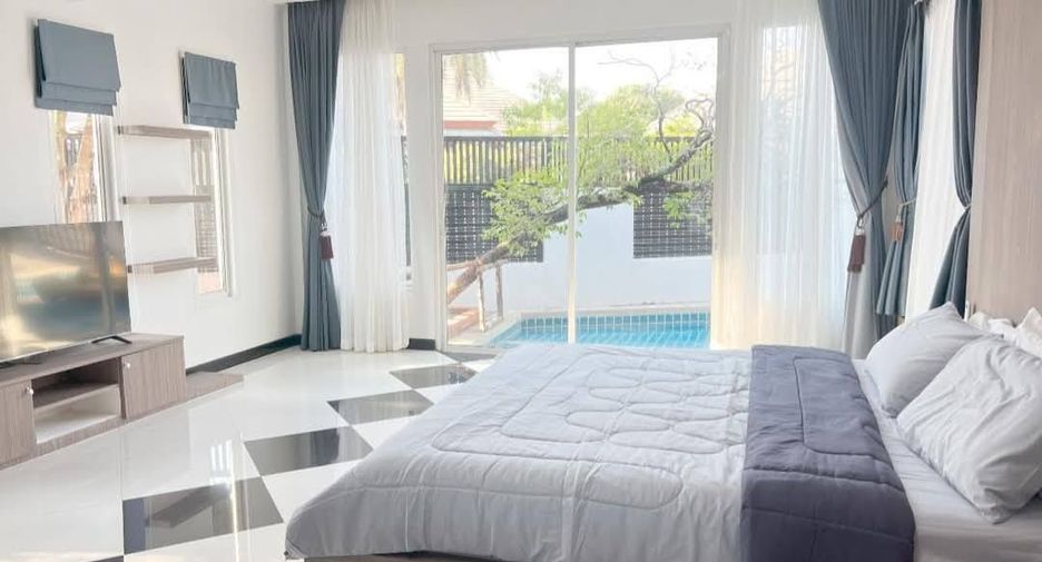 For rent 4 bedrooms villa in Huay Yai, Pattaya