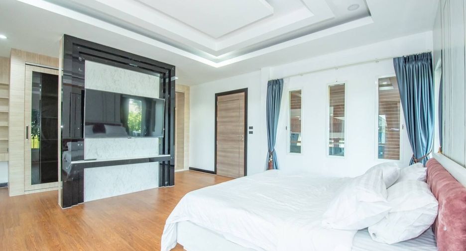 For rent 4 bedrooms villa in Huay Yai, Pattaya
