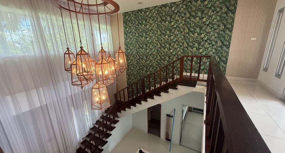For rent 4 bedrooms villa in Bang Lamung, Chonburi