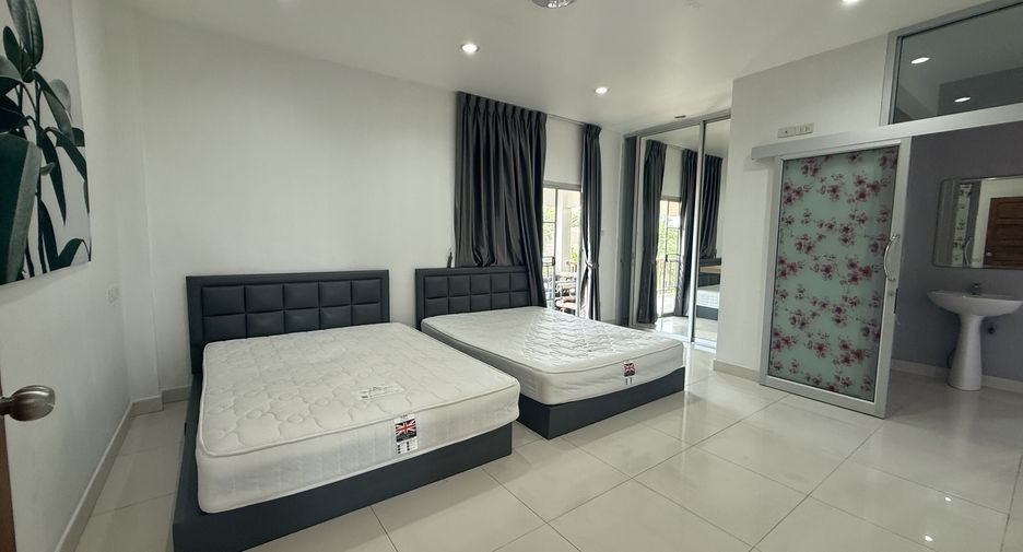 For rent 4 bedrooms villa in Bang Lamung, Chonburi