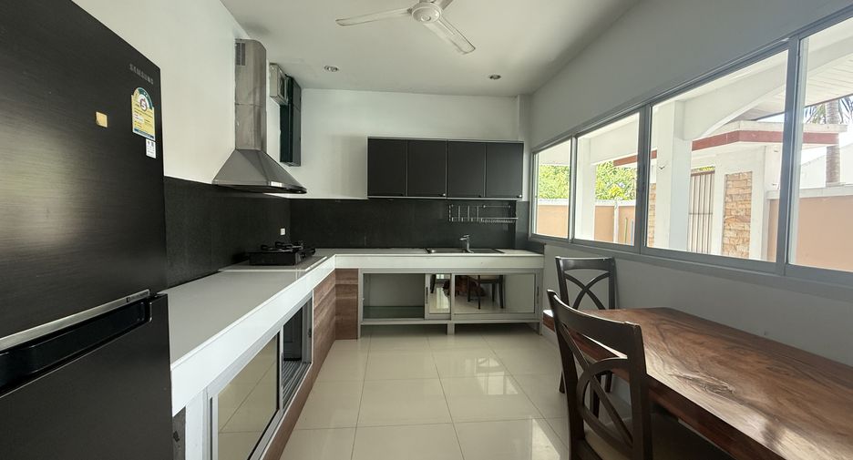 À louer 4 chambres villa à Bang Lamung, Chonburi