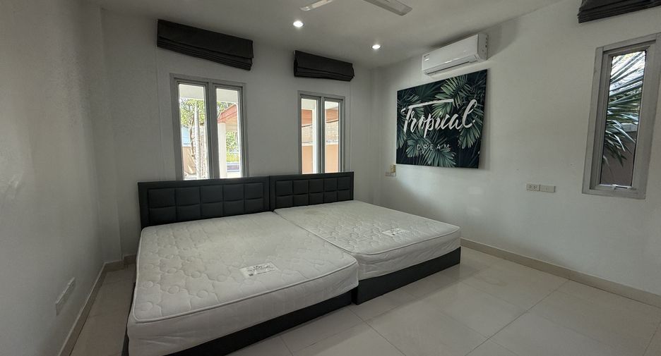 For rent 4 bedrooms villa in Bang Lamung, Chonburi