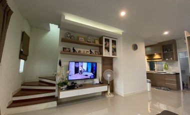 For rent 3 bedrooms townhouse in Mueang Nonthaburi, Nonthaburi
