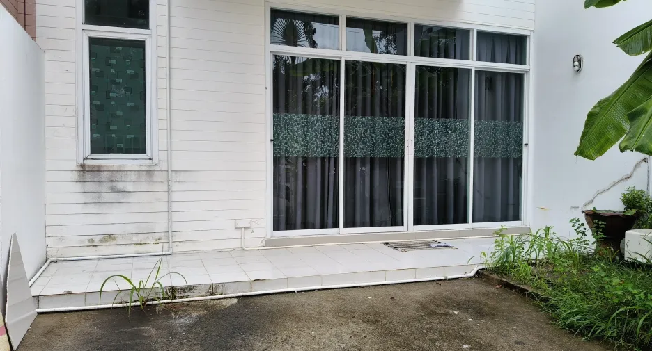 For rent 2 bedrooms townhouse in Thalang, Phuket
