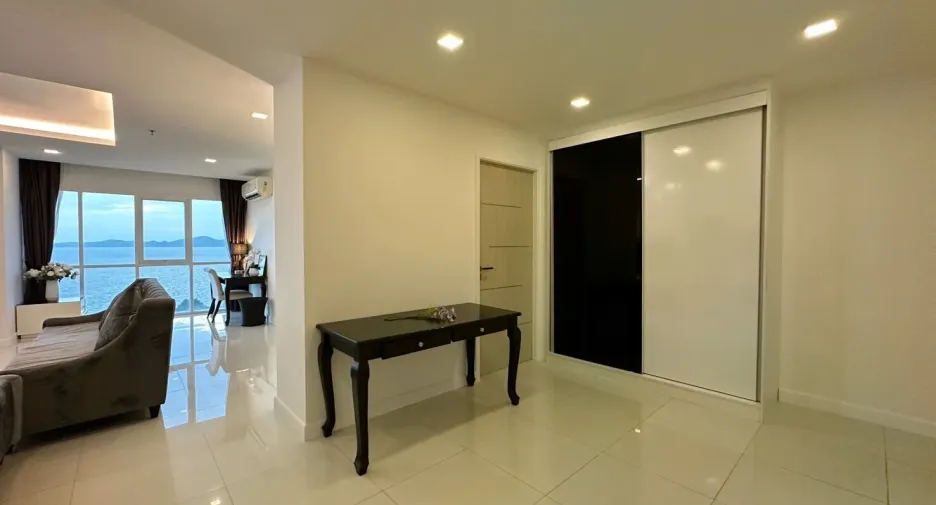 For rent 2 bedrooms condo in Bang Lamung, Chonburi