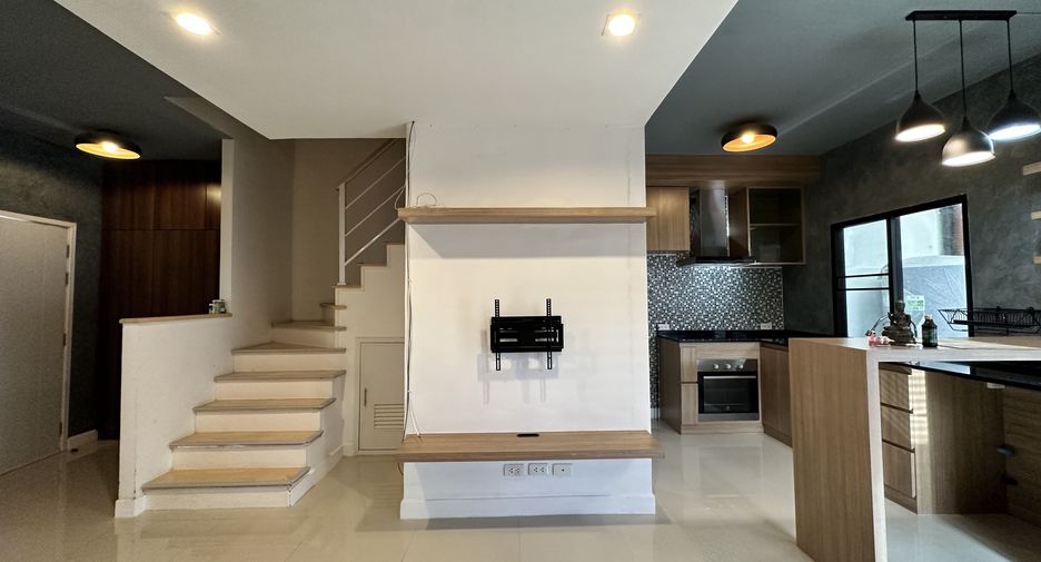 For sale 3 bedrooms townhouse in Sai Mai, Bangkok