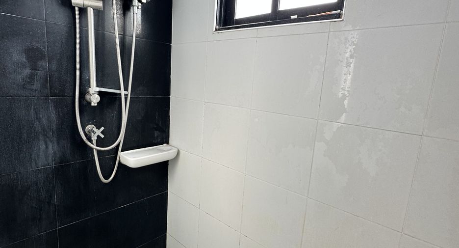 For sale 3 bedrooms townhouse in Sai Mai, Bangkok