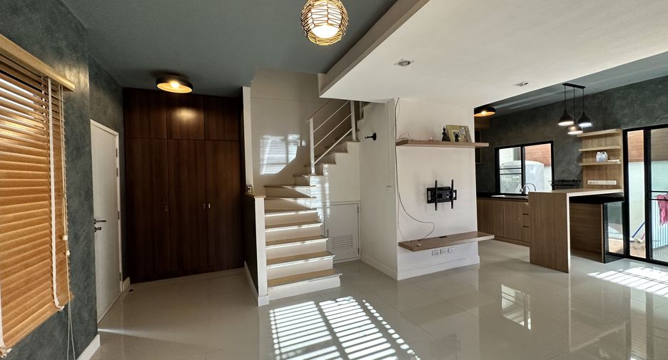 For sale 3 bedrooms townhouse in Sai Mai, Bangkok