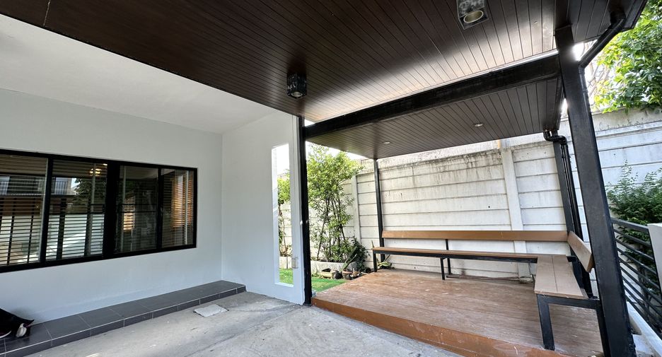 For sale 3 bedrooms townhouse in Sai Mai, Bangkok