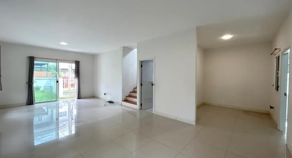 For sale and for rent 4 bedrooms house in Bang Kruai, Nonthaburi