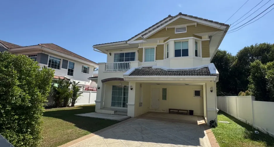 For rent 3 bedrooms house in Mueang Phuket, Phuket