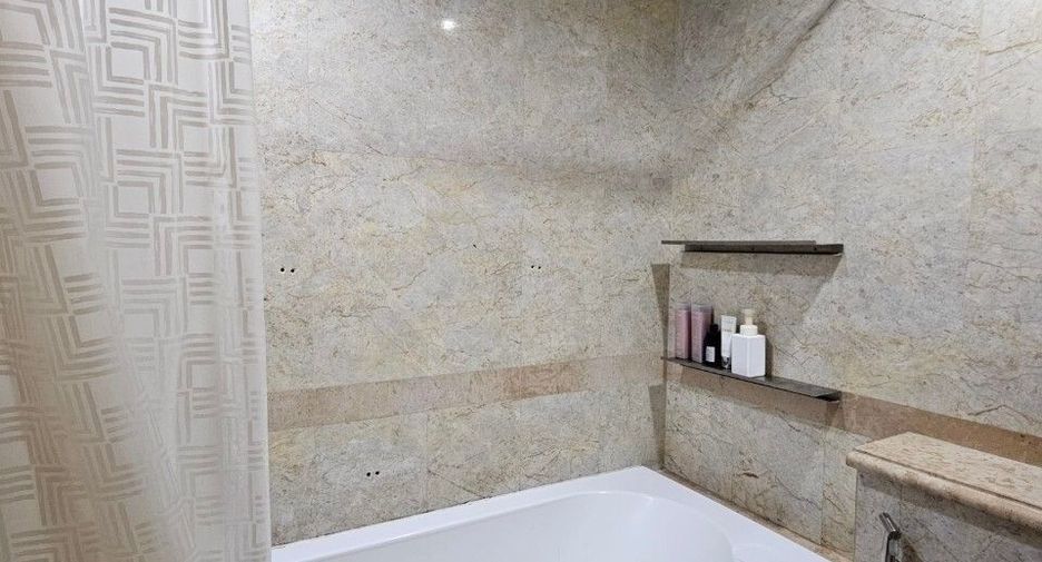 For sale 1 bed condo in Pathum Wan, Bangkok