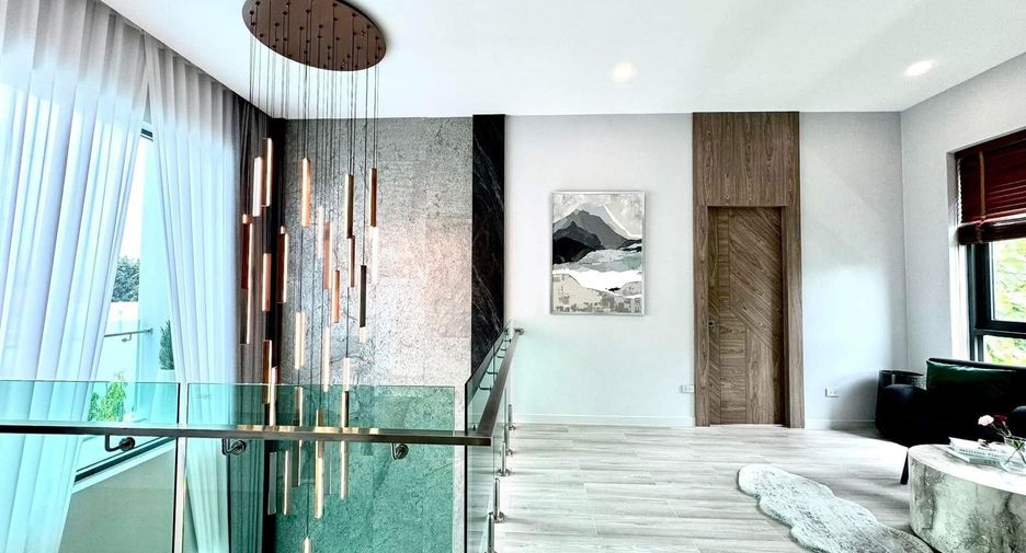 Villa en venta de 4 habitaciones en Bang Lamung, Chonburi