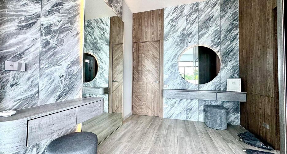 Villa en venta de 4 habitaciones en Bang Lamung, Chonburi