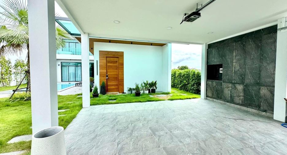 Villa en venta de 4 habitaciones en Bang Lamung, Chonburi