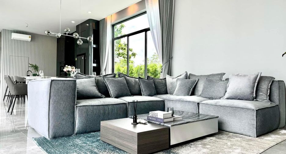 Villa en venta de 4 habitaciones en Bang Lamung, Chonburi