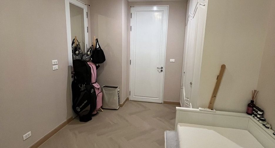 For sale 2 ベッドルーム condo in Ratchathewi, Bangkok