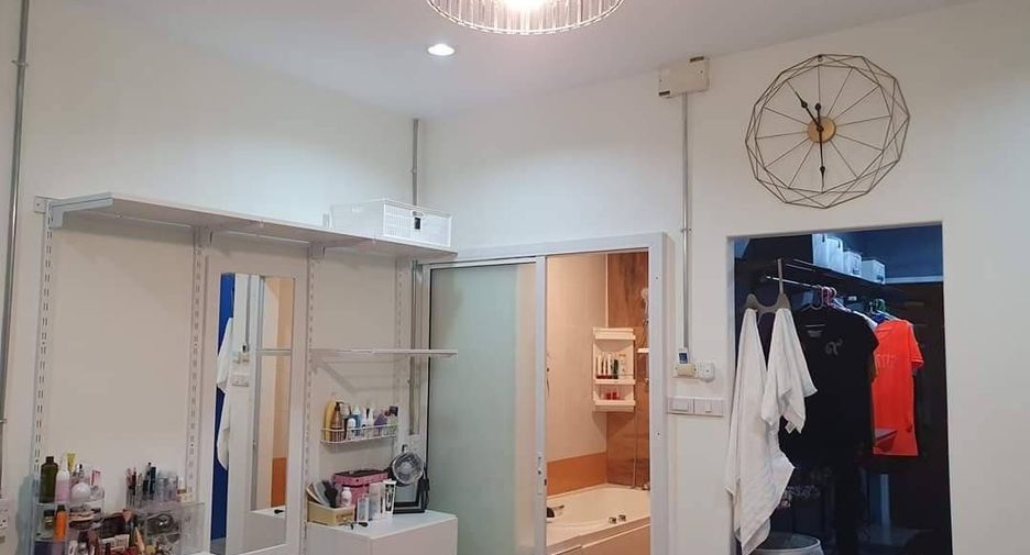 For sale 10 bedrooms retail Space in Bang Lamung, Chonburi