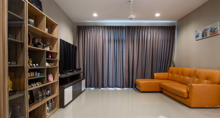 For sale 5 bedrooms house in Bang Khun Thian, Bangkok