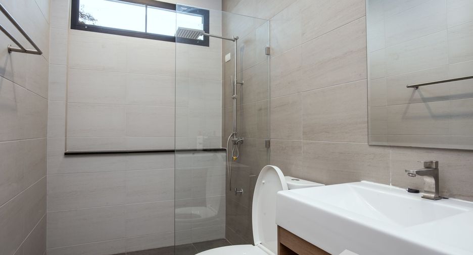 For sale 5 bedrooms house in Bang Khun Thian, Bangkok