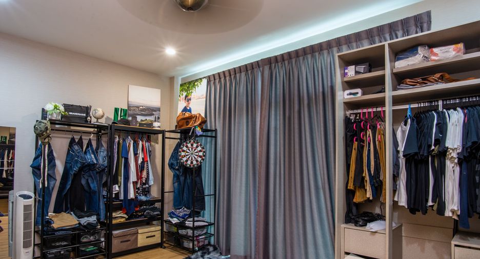 For sale 5 bedrooms house in Bang Khun Thian, Bangkok