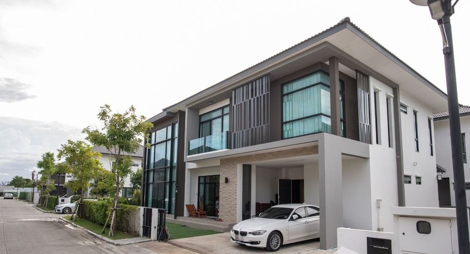 For sale 5 bedrooms house in Bang Khun Thian, Bangkok