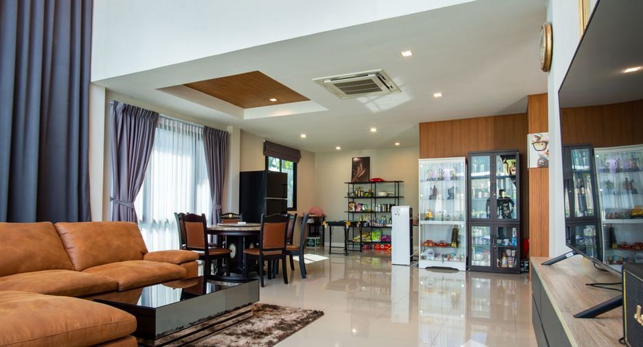 For sale 5 bedrooms house in Bang Khun Thian, Bangkok