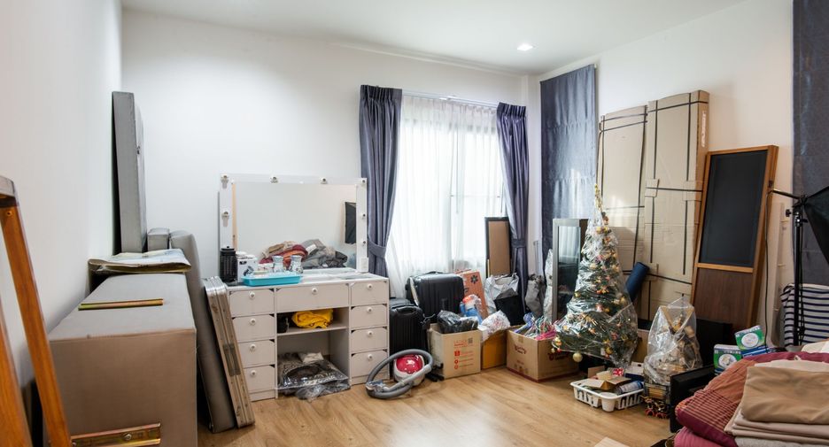 For sale 5 bedrooms house in Bang Khun Thian, Bangkok
