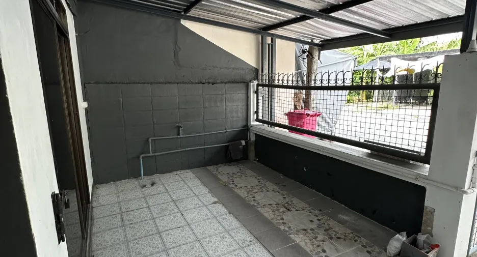 Casa adosada en alquiler de 2 habitaciones en Bang Bua Thong, Nonthaburi