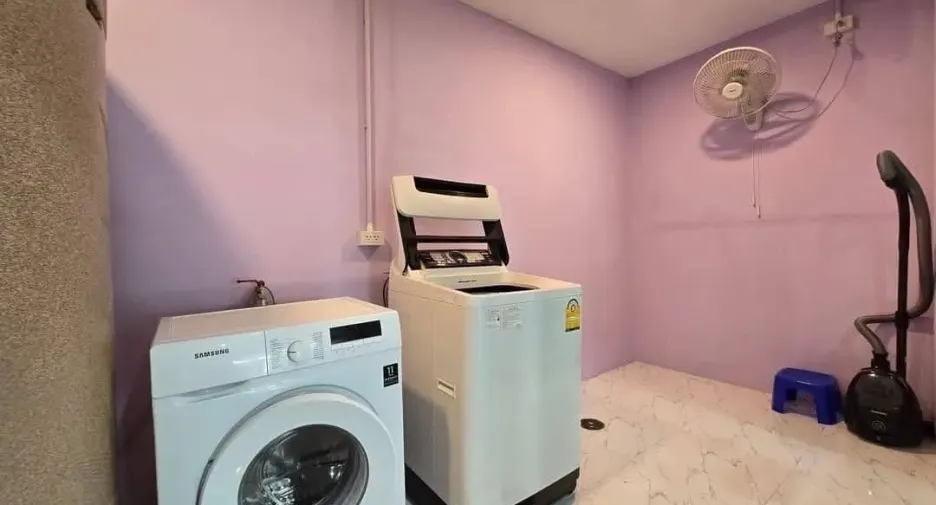 For rent 3 bedrooms townhouse in Thalang, Phuket