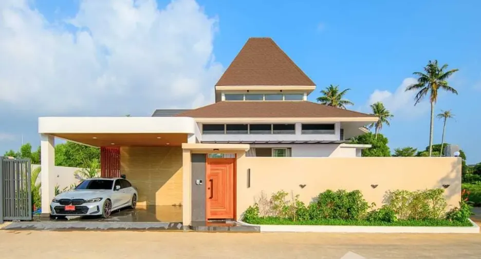 For sale 3 bedrooms villa in Mueang Phuket, Phuket