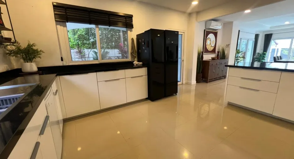For rent 5 bedrooms house in Bang Lamung, Chonburi