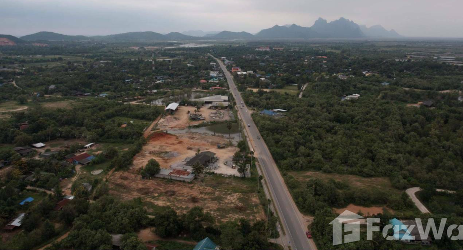 Grundstück zum Kauf in Pran Buri, Prachuap Khiri Khan