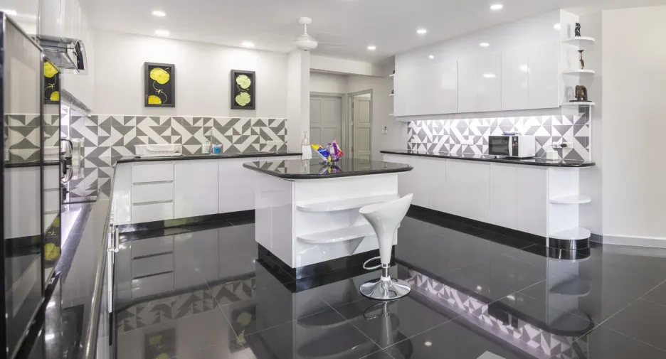 Haus zum Kauf mit 9 Zimmer in Sattahip, Chonburi