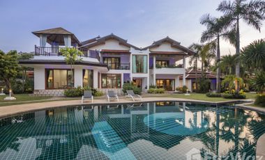 Casa en venta de 9 habitaciones en Sattahip, Chonburi
