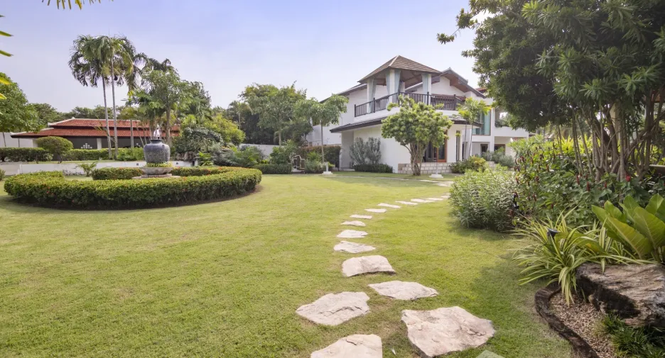 Haus zum Kauf mit 9 Zimmer in Sattahip, Chonburi