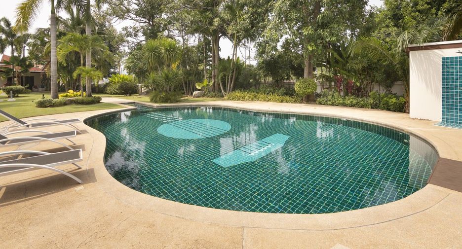Haus zum Kauf mit 9 Zimmer in Sattahip, Chonburi