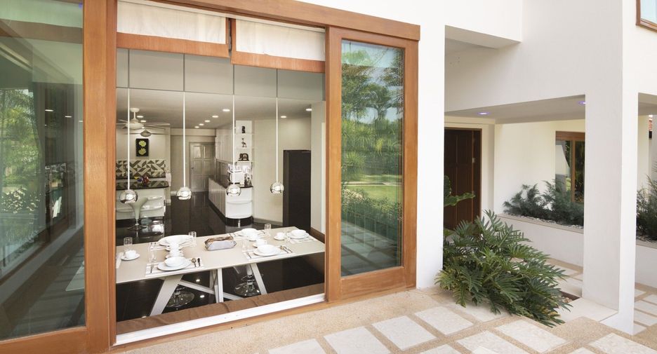 Haus zum Kauf mit 9 Zimmer in Sattahip, Chonburi